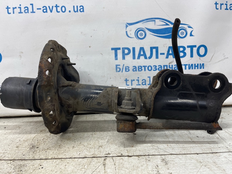 Амортизатор передний левый Kia Sportage QL 1.7 diesel D4FD