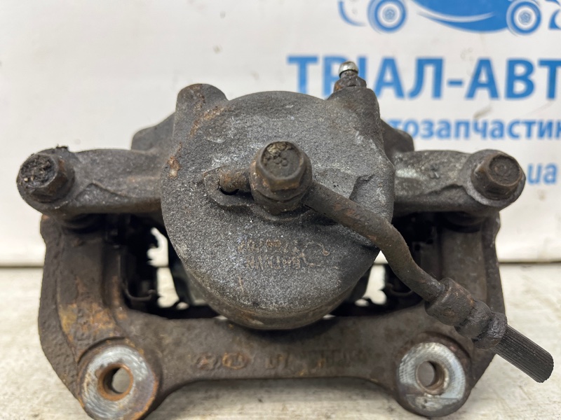 Суппорт передний правый Kia Sportage QL 1.7 diesel D4FD