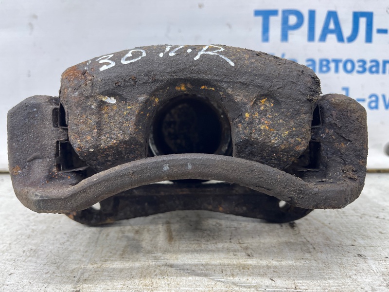 Суппорт передний правый I30 2011-2017 GD 1.6 diesel D4FB