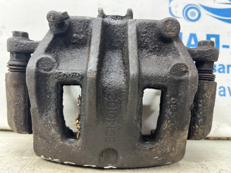 Суппорт передний правый Hyundai Santa fe 2005-2012 CM 2.2 diesel D4HB 581302P700 Б/У