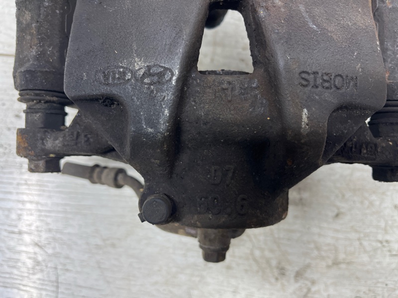 Суппорт передний левый Sportage 2015-2022 QL 1.7 diesel D4FD