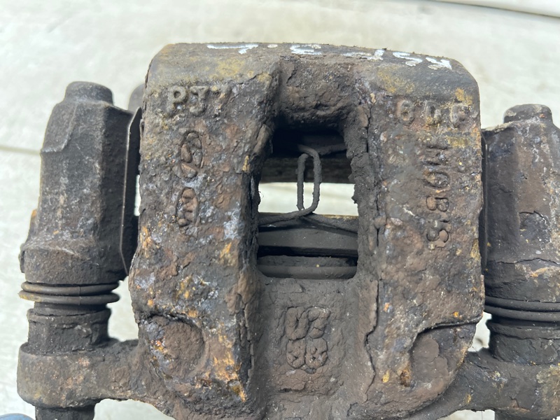 Суппорт задний левый Sportage 2015-2022 QL 1.7 diesel D4FD