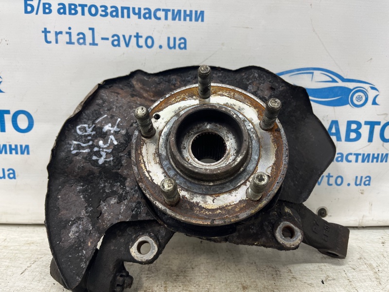 Кулак поворотный правый со ступицей Hyundai Santa fe 2005-2012 CM 2.2 diesel D4HB 517162P000 Б/У