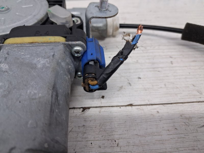 Стеклоподъемник передний левый Chevrolet Captiva C140 2.2 diesel Z22D1