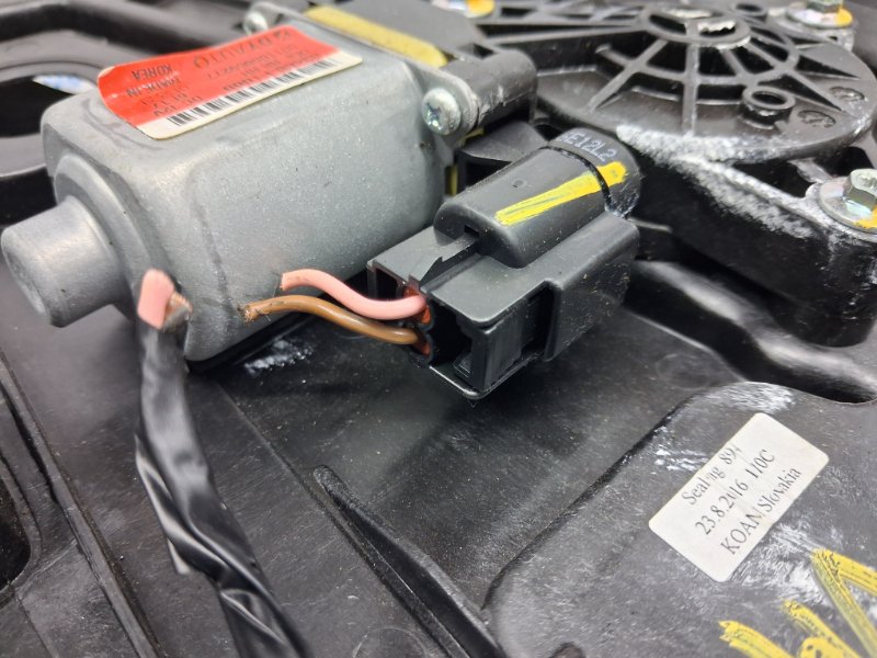 Стеклоподъемник задний правый Kia Sportage QL 1.7 diesel D4FD