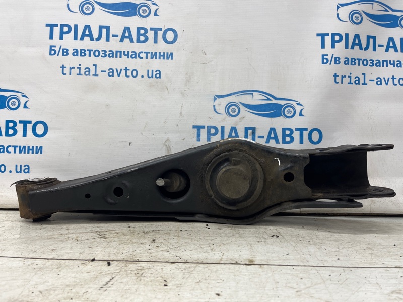Рычаг задней подвески нижний поперечный (под пружину) левый Kia Sportage 2015-2022 QL 1.7 diesel D4FD 55220D3050 Б/У