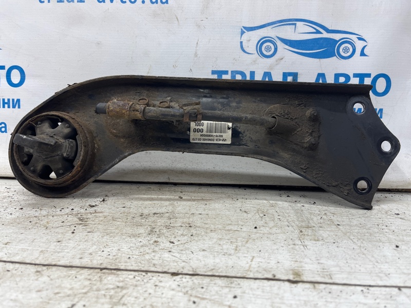 Рычаг задней подвески продольный левый Kia Sportage QL 1.7 diesel D4FD