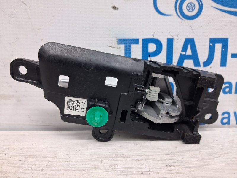 Ручка двери внутренняя левая Kia Sportage QL 1.7 diesel D4FD