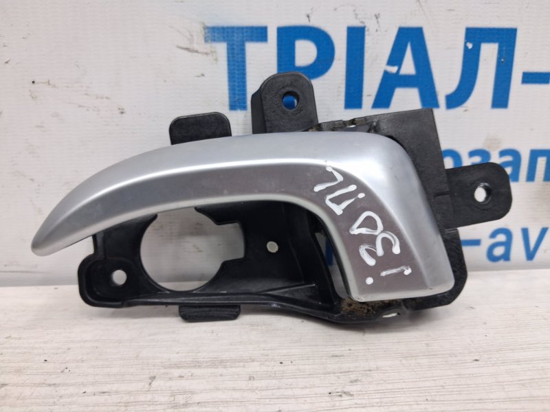 Запчасть ручка двери внутренняя левая Hyundai I30 2011-2017 GD 1.6 diesel D4FB 82611A5000RY Б/У Ручка двери внутренняя левая Hyundai I30 2011-2017 GD 1.6 diesel D4FB 82611A5000RY Б/У