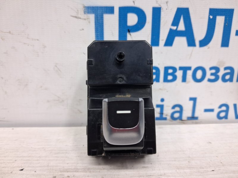 Кнопка стеклоподъемника Kia Sportage 2015-2022 QL 1.7 diesel D4FD 93590D9100 Б/У