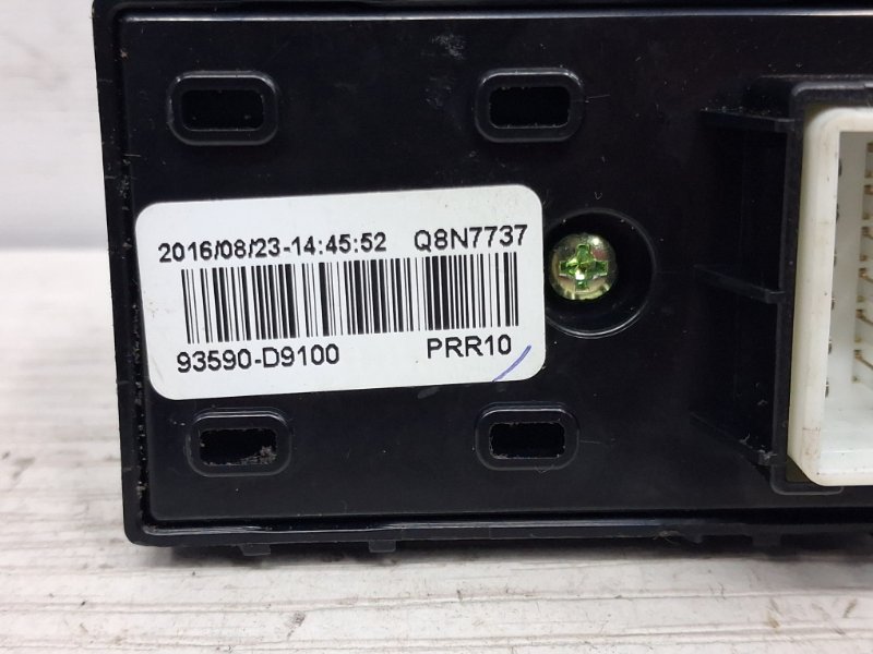 Кнопка стеклоподъемника Sportage 2015-2022 QL 1.7 diesel D4FD