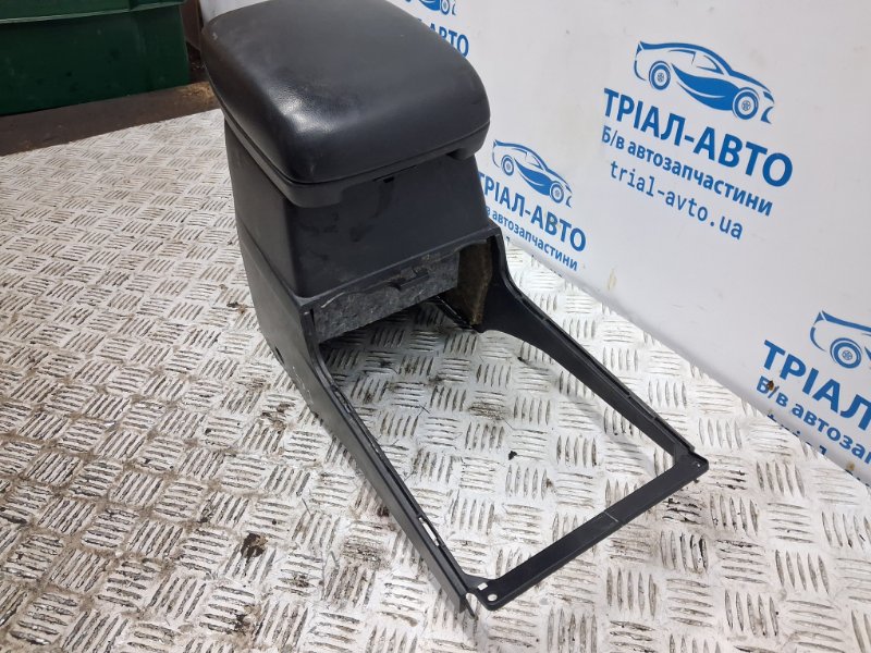 Подлокотник Suzuki Grand Vitara JT 2.0 Бензин J20A