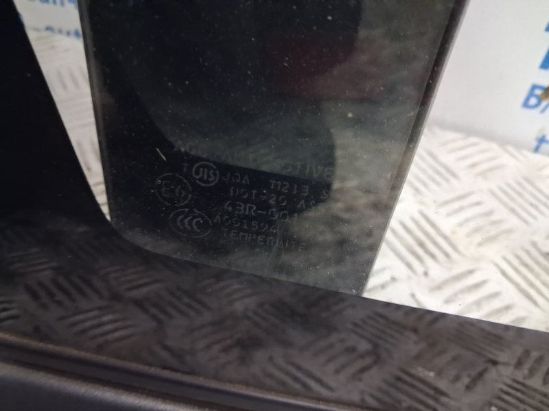 Стекло в кузов заднее левое Suzuki Grand Vitara JT 2.0 Бензин J20A