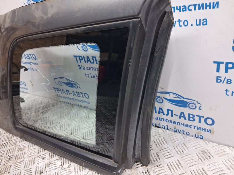 Стекло в кузов заднее правое Outlander 2003-2006 cu 2.4 бензин 4G69