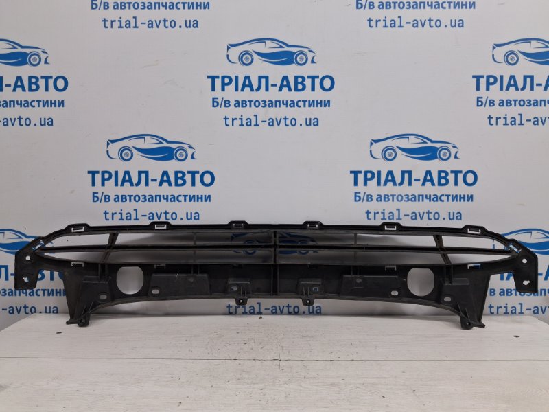 Решетка бампера центральная Santa fe 2005-2012 CM 2.2 diesel D4HB