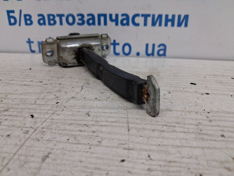 Ограничитель двери задний левый Hyundai I30 GD 1.6 diesel D4FB