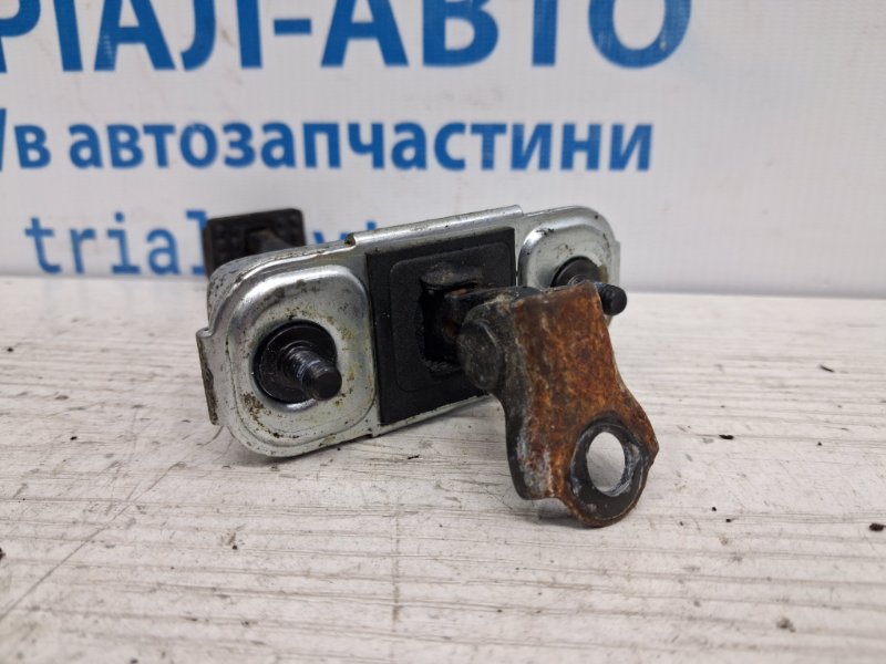 Ограничитель двери передний левый I30 2011-2017 GD 1.6 diesel D4FB