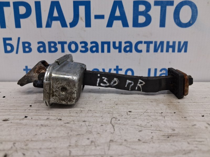 Ограничитель двери передний правый Hyundai I30 2011-2017 GD 1.6 diesel D4FB 79390A6000 Б/У