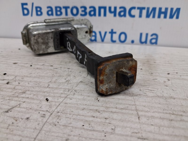 Ограничитель двери передний правый Hyundai I30 GD 1.6 diesel D4FB