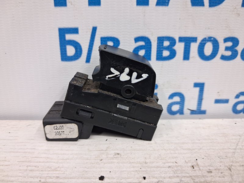 Кнопка стеклоподъемника Suzuki Grand Vitara 2005-2016 JT 2.0 Бензин J20A 3799562J00 Б/У