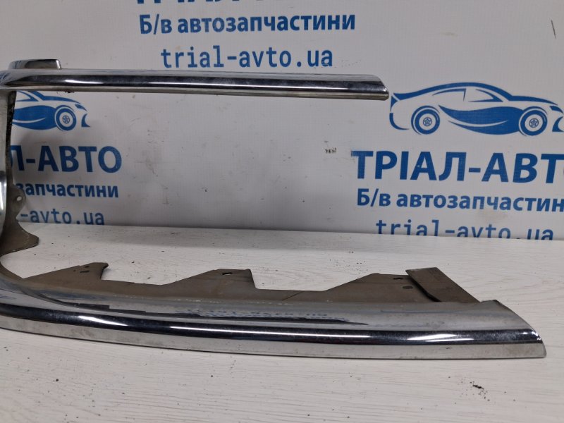 Накладка правая Mitsubishi Pajero Sport K9 3.0 бензин 6G72