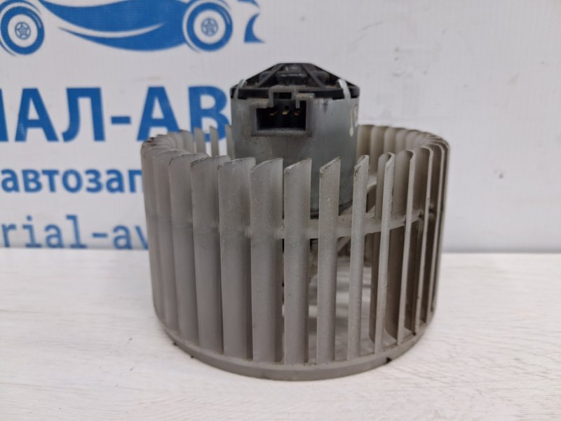 Моторчик печки Toyota Land Cruiser 1998-2007 J100 4.7 8710526040 Б/У
