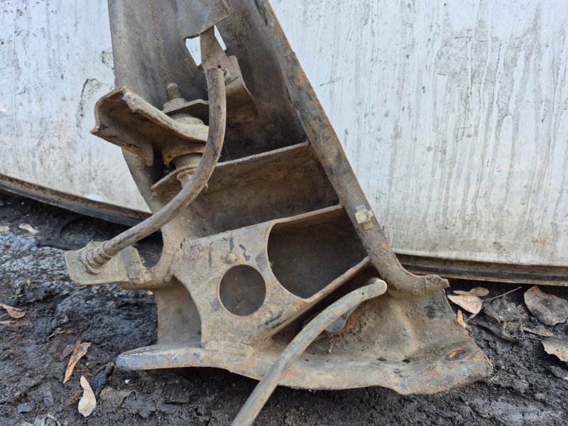 Рычаг задней подвески продольный левый Lancer 2003-2009 9 1.6 Бензин 4G18