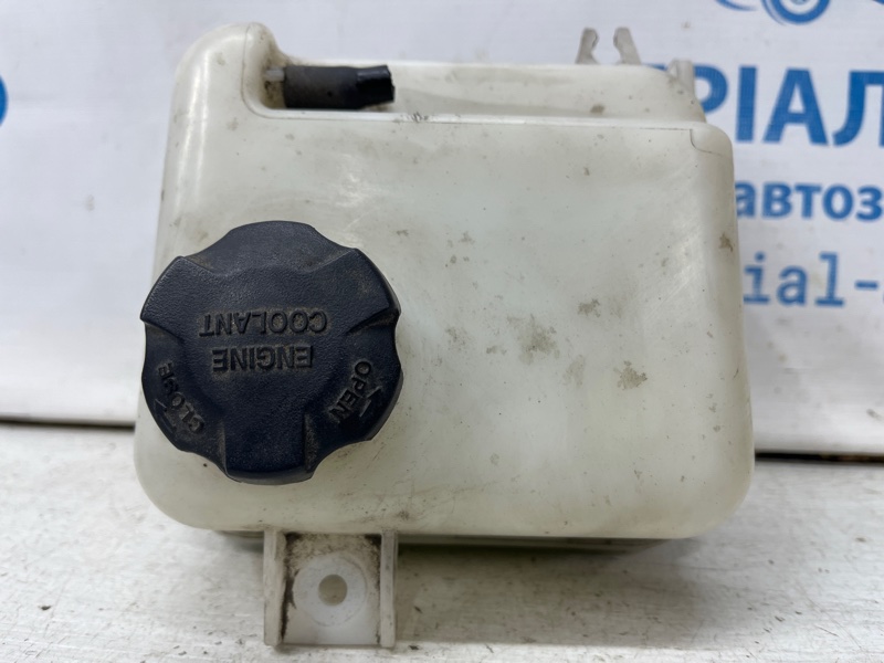 Бачок радиатора (расширительный) Sportage 2010-2016 SL 1.7 diesel D4FD Бачок радиатора (расширительный) Sportage 2010-2016 SL 1.7 diesel D4FD