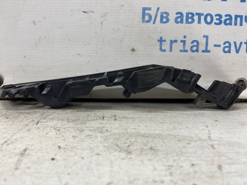 Кронштейн бампера передний правый Kia Sportage SL 1.7 diesel D4FD