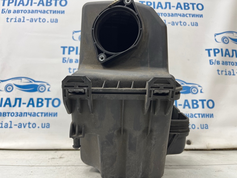 Корпус воздушного фильтра Kia Sportage SL 1.7 diesel D4FD