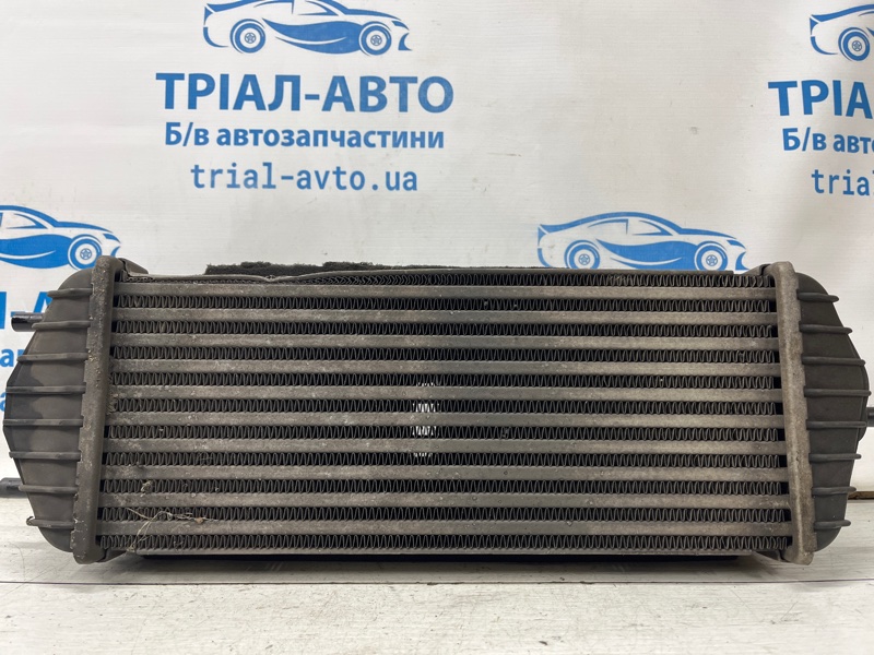 Радиатор интеркуллера Kia Sportage 2010-2016 SL 1.7 diesel D4FD 282702A850 Б/У