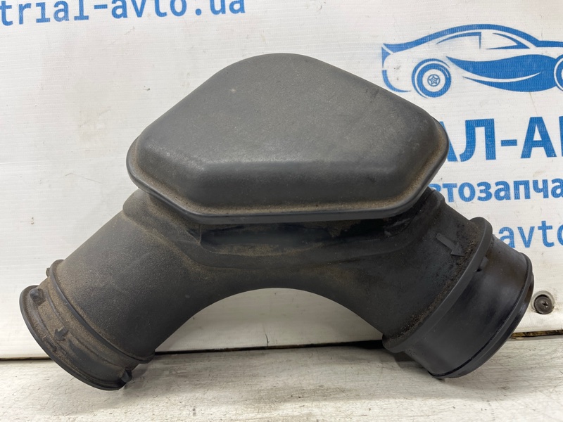 Патрубок воздушного фильтра Kia Sportage 2010-2016 SL 1.7 diesel D4FD 281382Y310 Б/У