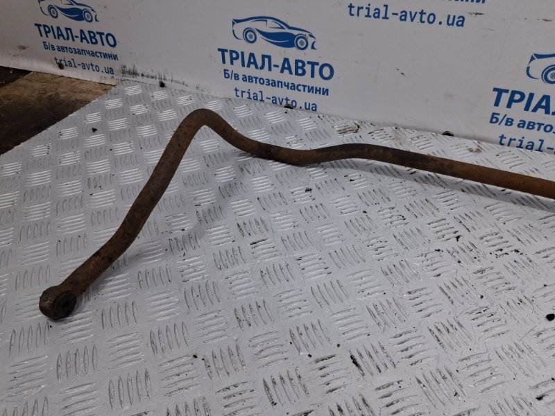 Стабилизатор задний Toyota Land Cruiser J100 4.7
