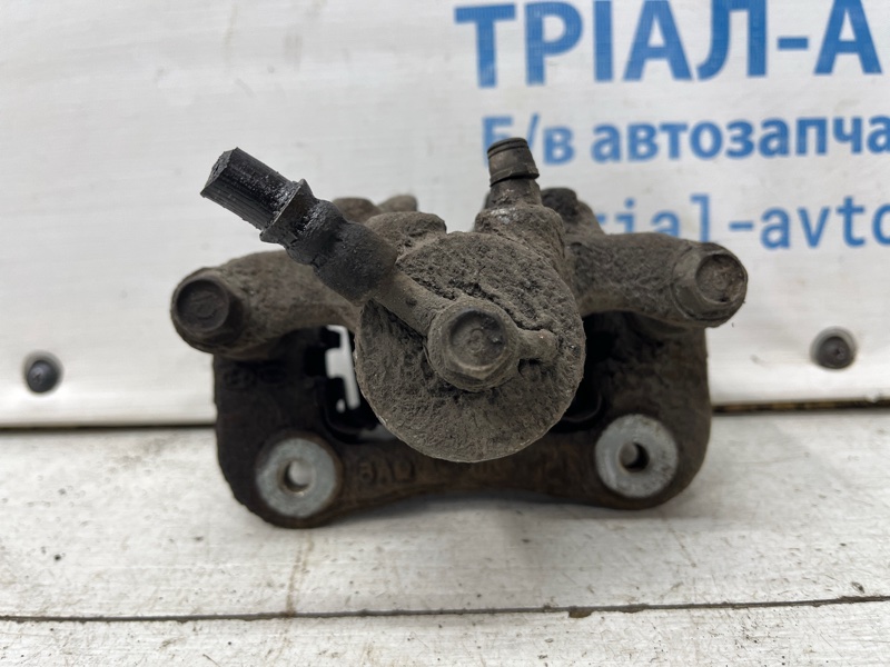 Суппорт задний левый Kia Sportage SL 1.7 diesel D4FD