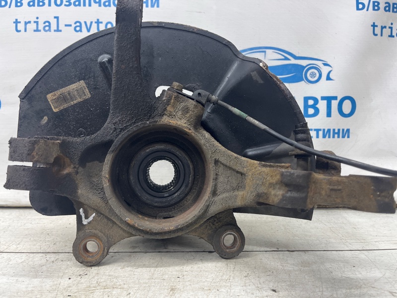 Кулак поворотный левый со ступицей Kia Sportage SL 1.7 diesel D4FD