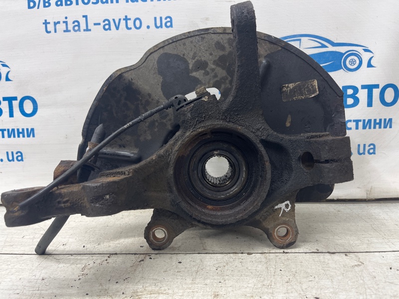 Кулак поворотный правый со ступицей Kia Sportage SL 1.7 diesel D4FD