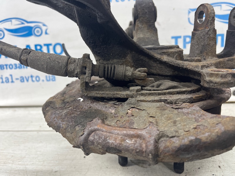 Цапфа задняя левая со ступицей Sportage 2010-2016 SL 1.7 diesel D4FD