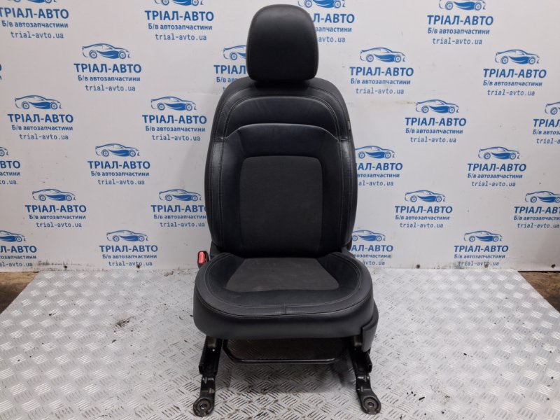 Сиденье переднее левое Kia Sportage 2010-2016 SL 1.7 diesel D4FD 881063U050EAR Б/У