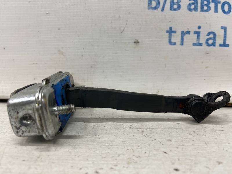 Ограничитель двери передний правый Kia Sportage 2010-2016 SL 1.7 diesel D4FD 793903U000 Б/У