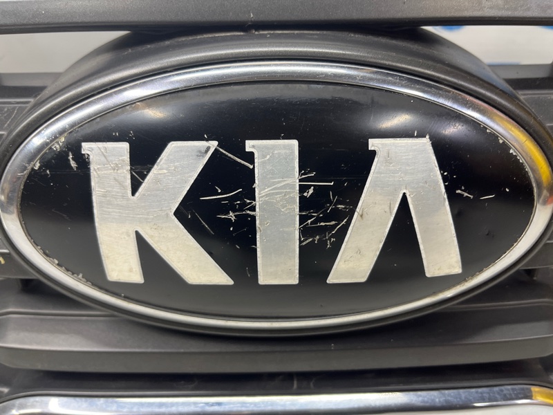 Решетка радиатора Kia Sportage SL 1.7 diesel D4FD