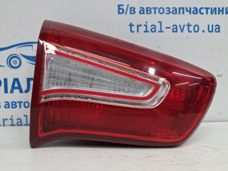 Фонарь задний внутренний левый Kia Sportage 2010-2016 SL 1.7 diesel D4FD 924053W010 Б/У
