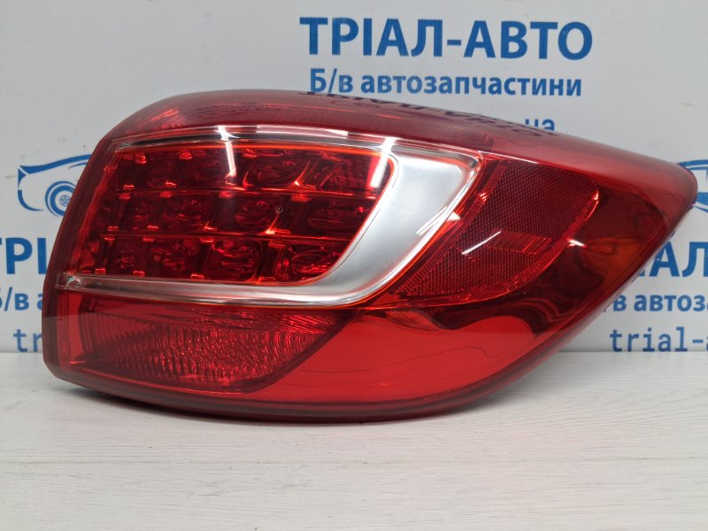 Фонарь задний внешний правый Kia Sportage 2010-2016 SL 1.7 diesel D4FD 92402-3W010 Б/У