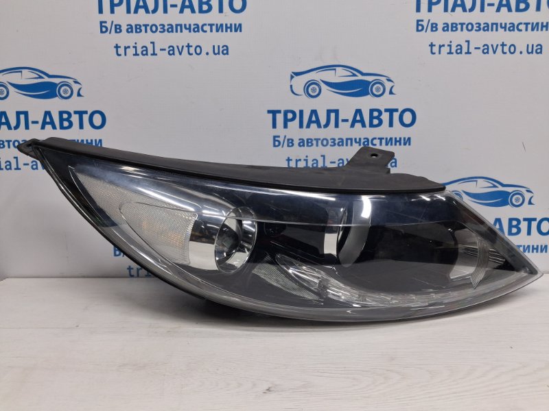 Фара правая галоген Kia Sportage 2010-2016 SL 1.7 diesel D4FD 92102-3U270 Б/У