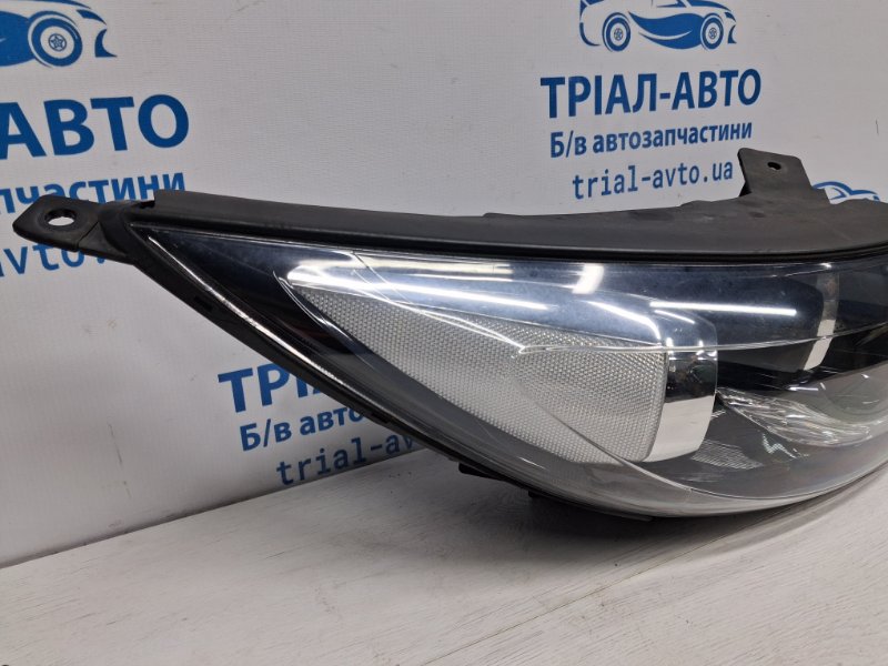 Фара правая галоген Sportage 2010-2016 SL 1.7 diesel D4FD