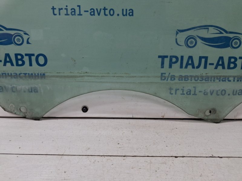 Стекло двери переднее левое