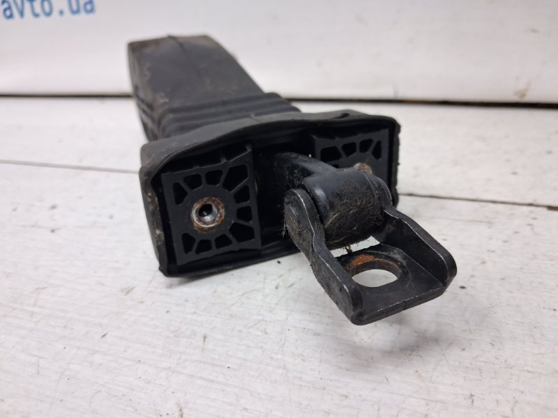 Ограничитель двери передний левый