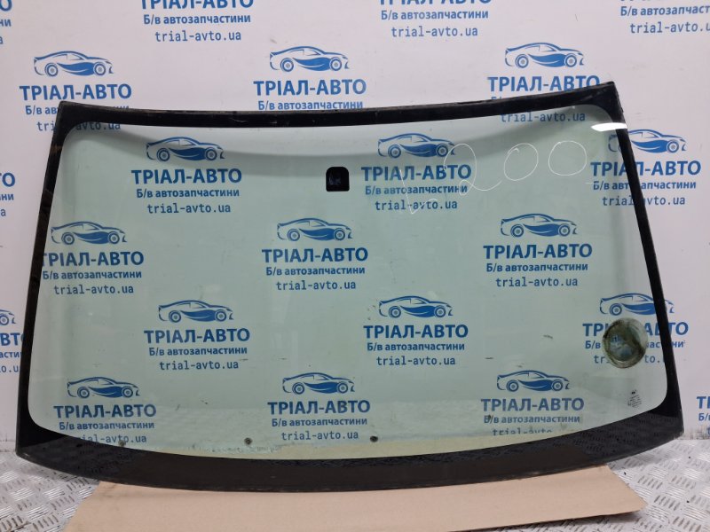 Стекло лобовое Mitsubishi L200 2006-2015 KB 2.5 дизель 4D56U МКПП MN146101 Б/У