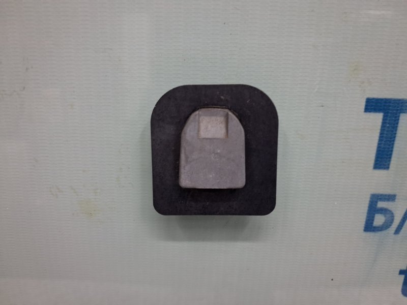 Стекло лобовое L200 2006-2015 KB 2.5 дизель 4D56U МКПП