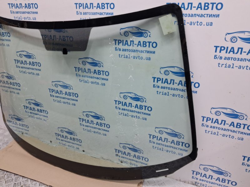 Стекло лобовое Mazda 3 BK 1.6