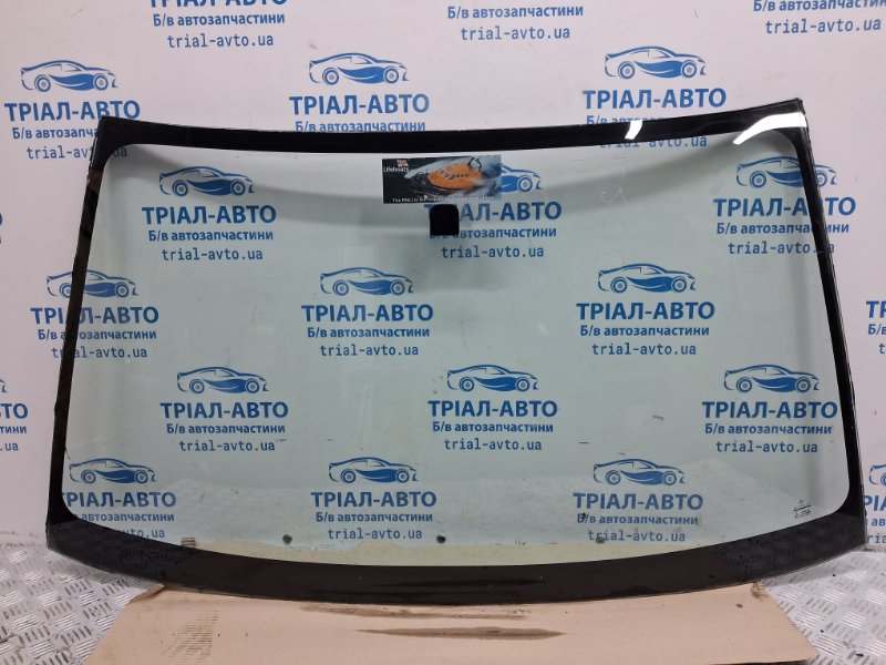 Стекло лобовое Mitsubishi L200 2006-2015 KB 2.5 дизель 4D56U МКПП MN146101 Б/У